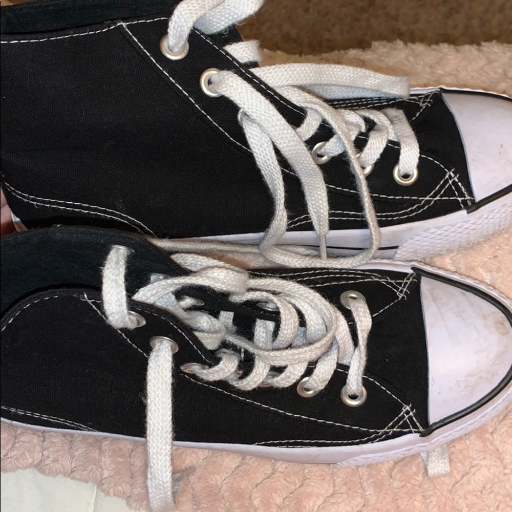 super cute black and white high tops